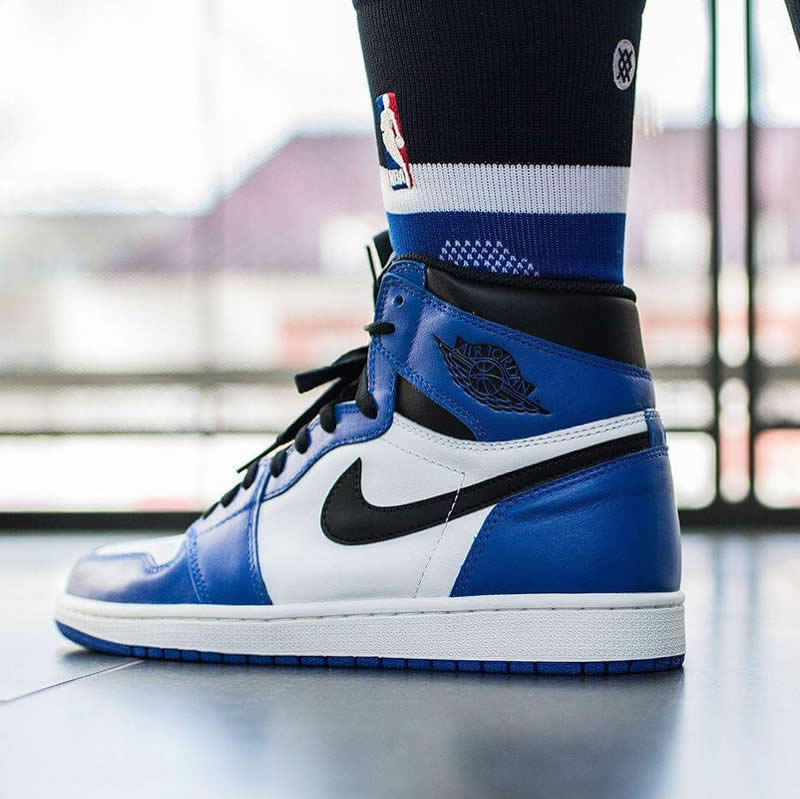 air jordan 1 retro og game royal blue womens gs shoes 575441 403 detail on feet air jordan 1 retro og game royal blue womens gs shoes 575441 403 detail on feet