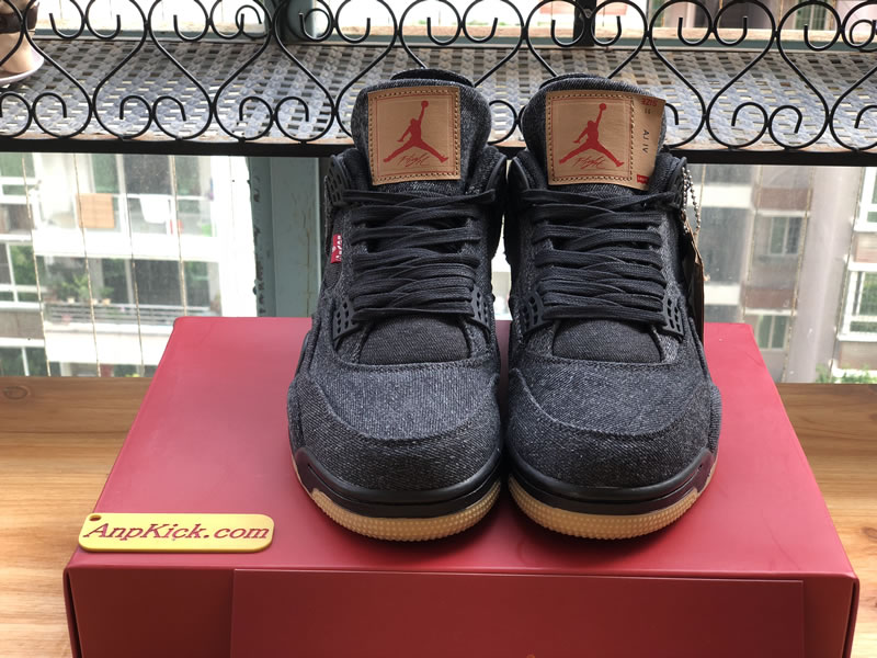 Levi's x Air Jordan 4 'Black Denim' Ahead Images Levi's x Air Jordan 4 'Black Denim' Ahead Images