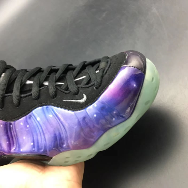 Nike Air Foamposite One NRG Galaxy In-Hand Head Image 521286-800 Nike Air Foamposite One NRG Galaxy In-Hand Head Image 521286-800